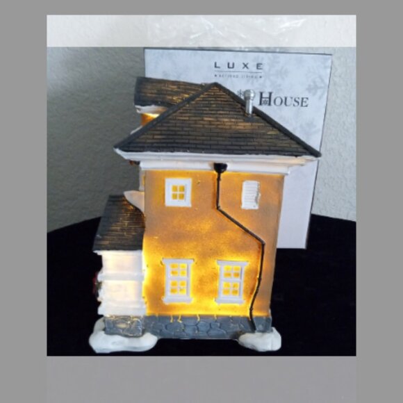 ***Christmas Light Up Grandma's House*** - Picture 8 of 12